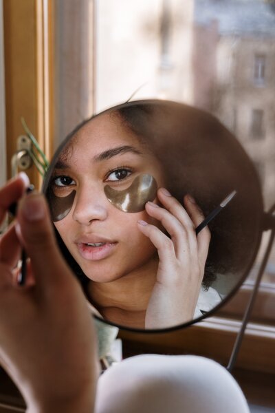 A Guide to Banishing Those Pesky Dark Circles Under Your Eyes!